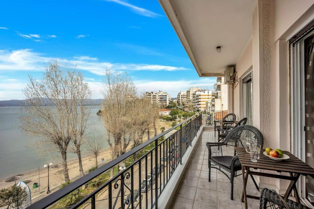 Bright Central Apartment With Splendid Sea View! Chalkida Luaran gambar