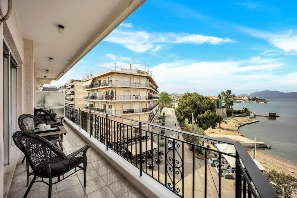 Bright Central Apartment With Splendid Sea View! Chalkida Luaran gambar